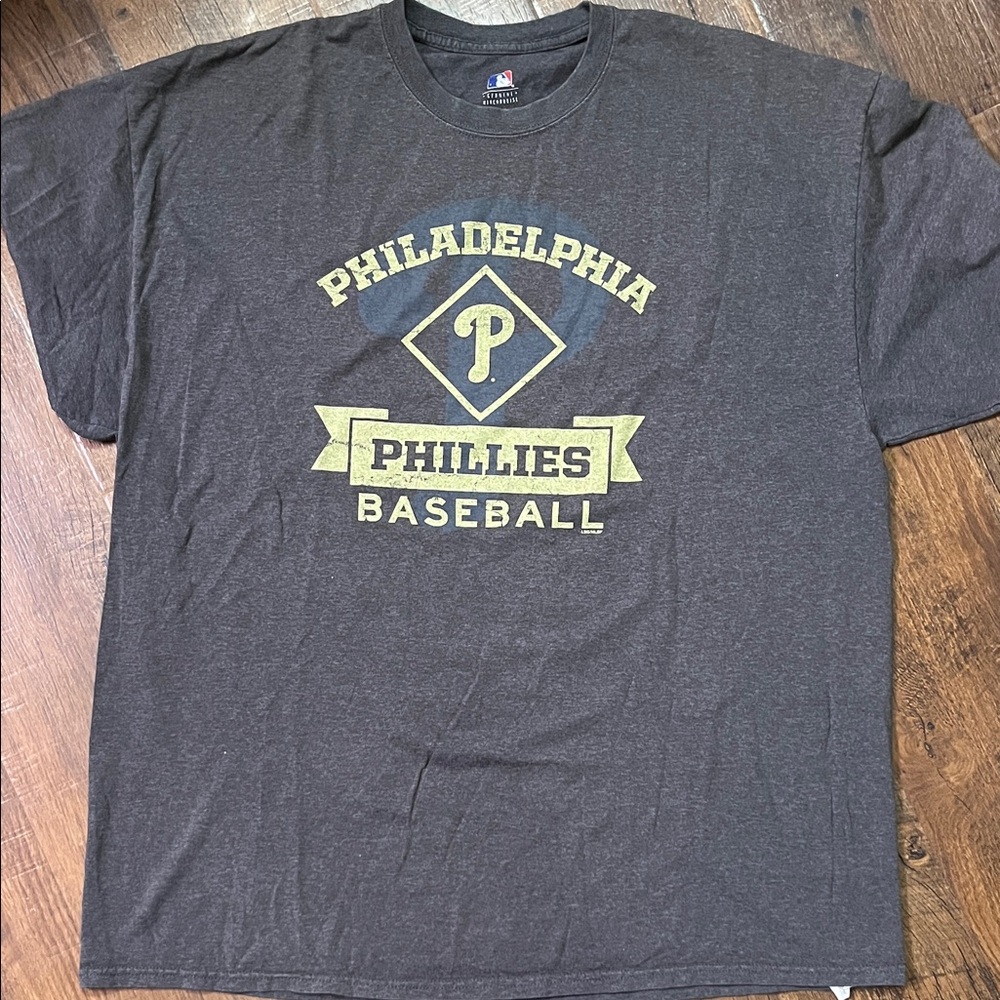 Genuine Merchandise Philadelphia Phillies Baseball Tee - Gray and Gold